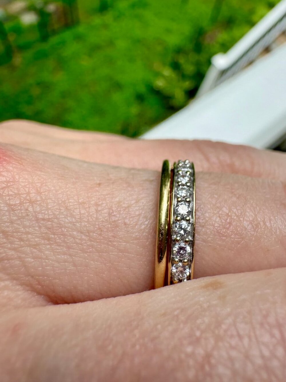 1/4 CT. T.W. Lab Grown White Diamond 10K Gold Wedding Band - Picture 4 of 14